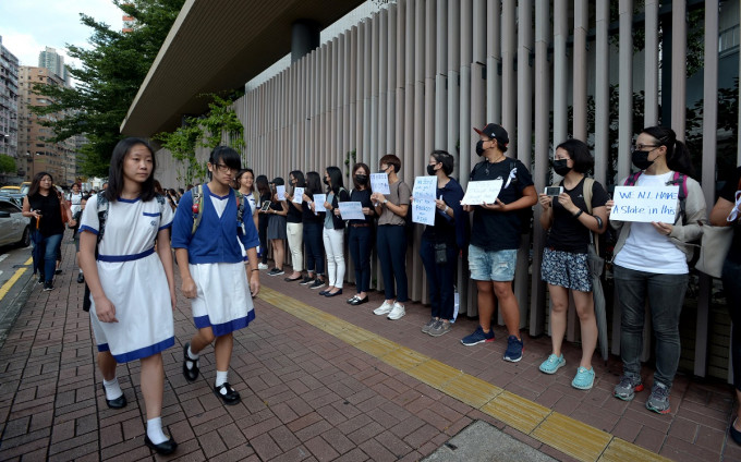 徐露颖指，在止暴制乱回恢秩序后，特区政府要把国民教育作为重要的工作。