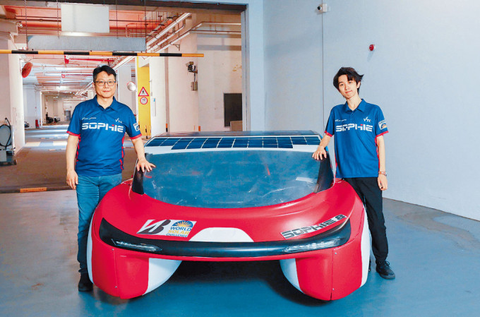 李倬延（右）從太陽能車的高增益太陽能轉換器獲得啟發，與隊友開設初創公司。