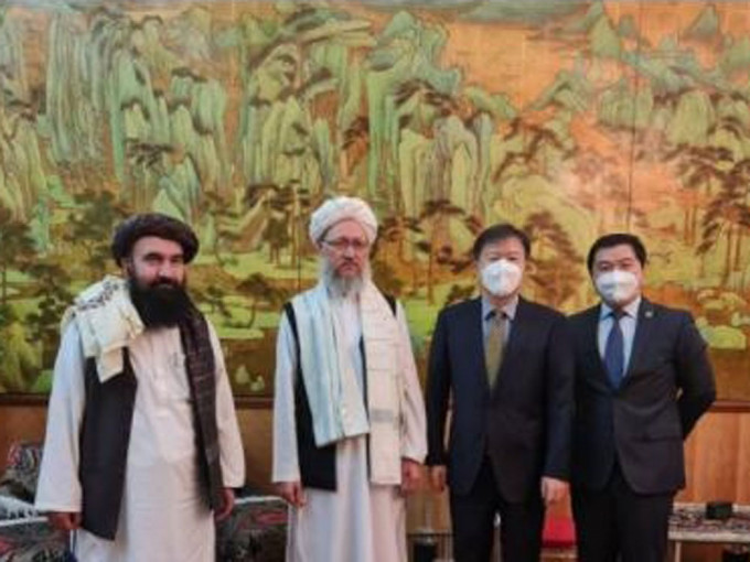 阿富汗塔利班在喀布尔会见中国驻阿富汗外交使团。网图