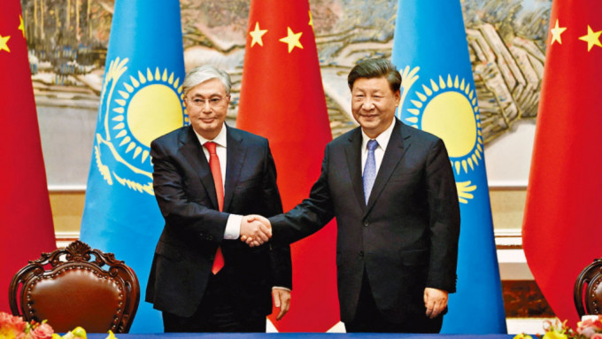 習近平昨日在西安與哈薩克總統托卡耶夫會面。新華社