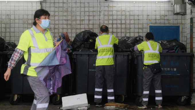 明愛荔枝角職工中心調查指，七成受訪清潔工不清楚工作暑熱指引。資料圖片，非涉事人