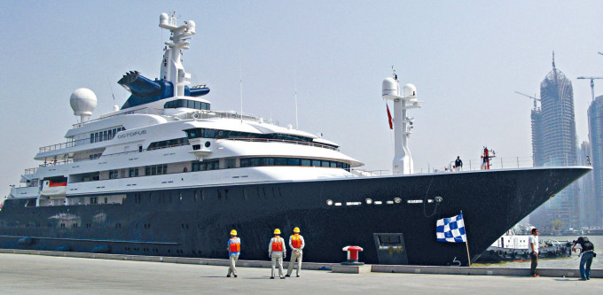■巨型遊艇「八爪魚號」二○○七年到訪上海。
