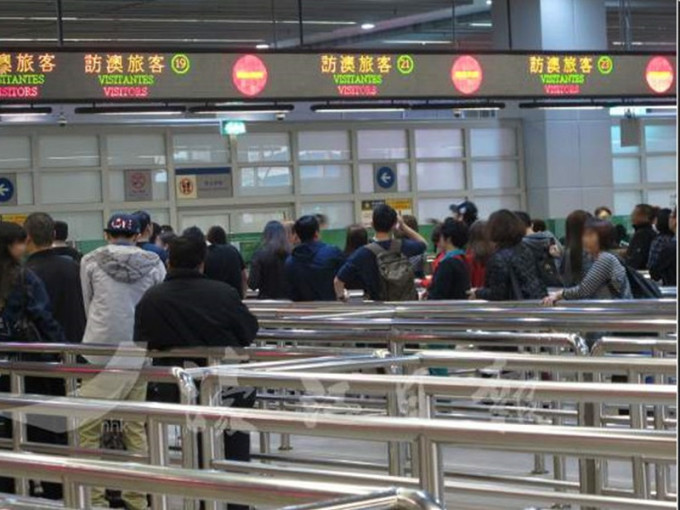 台湾居民持用《台胞证》进入澳门仅属旅游性质，不可申请读书及工作。网图