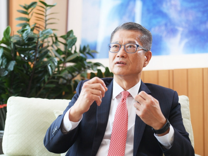 財政司司長陳茂波指，將繼續爭取及擴大多項互聯互通安排，為離岸及在岸人民幣流動資金提供有效及雙向的流通管道。資料圖片