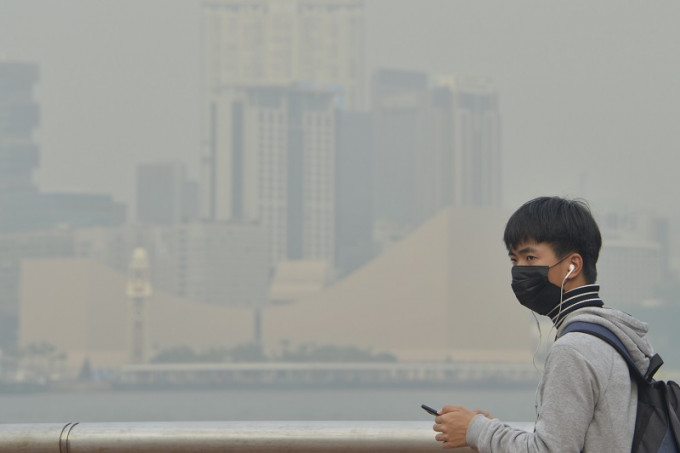 健康空气行动分析环保署数据，发现本港今年上半年的路边空气污染维持在高水平。资料图片