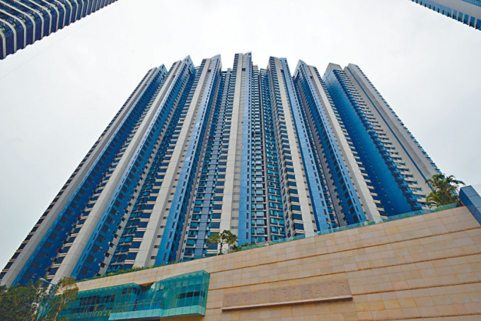贝沙湾1期8座中高层A室新近以3840万售出，尺价约28381元。