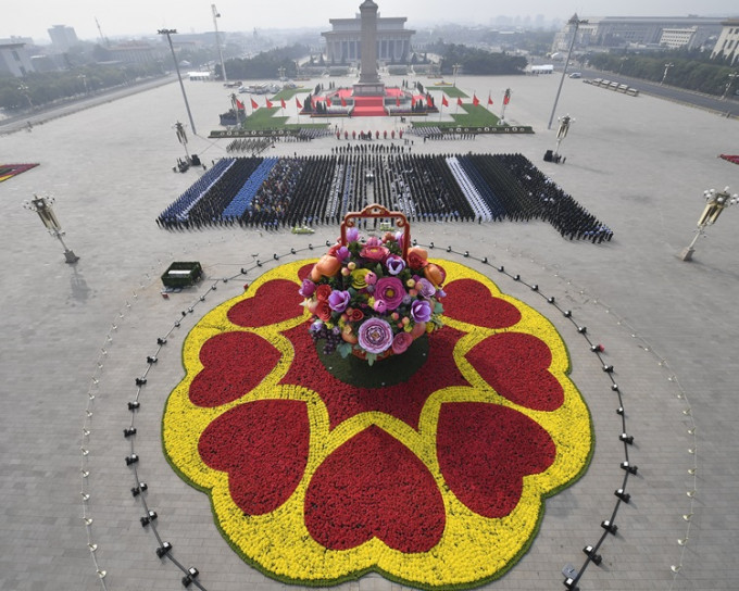 仪式在北京天安门广场隆重举行。 新华社