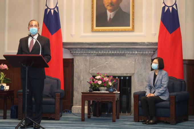 美国卫生部长阿扎与蔡英文总统会面。 AP图