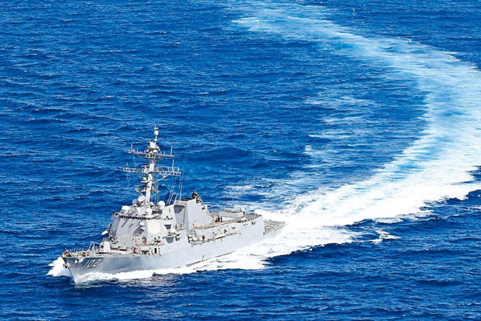 美国的导弹驱逐舰「桑普森」号周二通过台海。