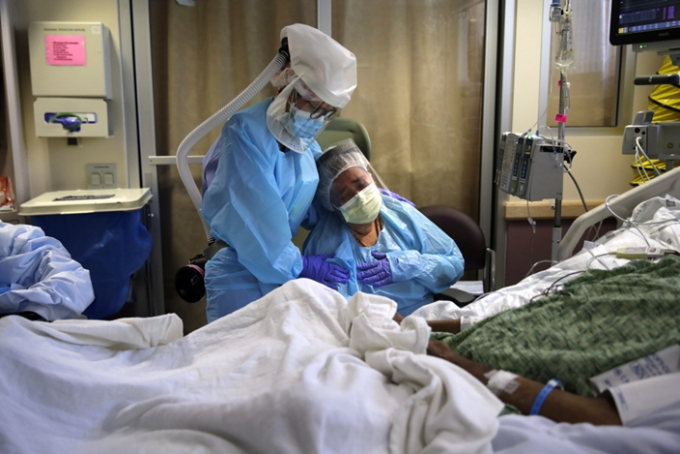 今年全球已有100万人染疫死亡。AP图片