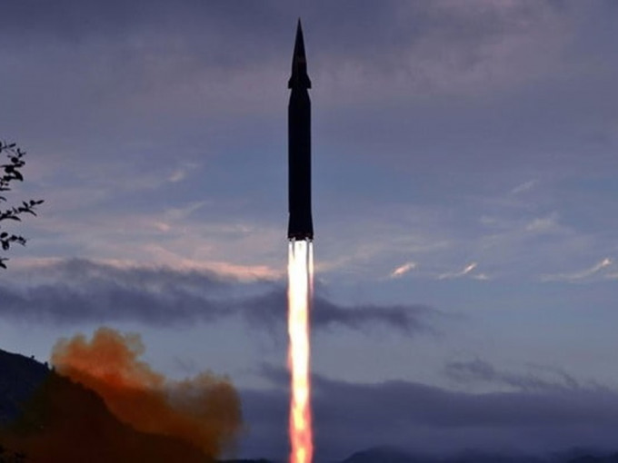 北韓稱試射的是新研製的高超音速導彈「火星8型」。 朝中社發布圖片