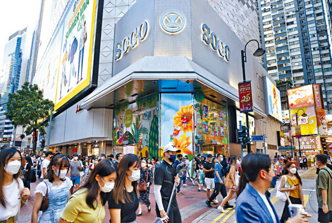 本港國慶日將發放第二期消費券，陳茂波指將有助提振消費。