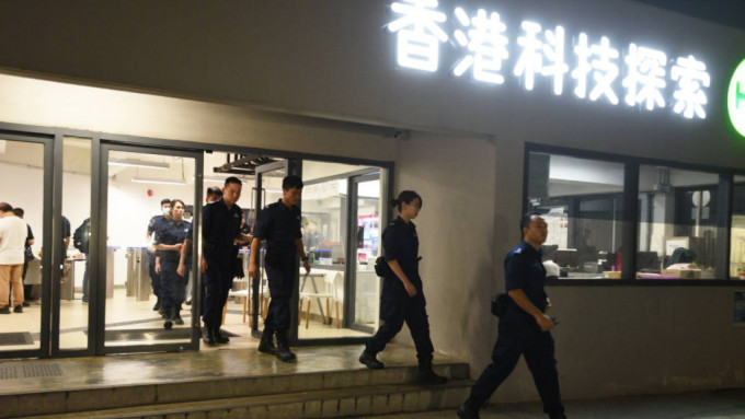 集团式黑工用假身份证 混入HKTV mall遭眼利保安揭发 警方入境处拘14人