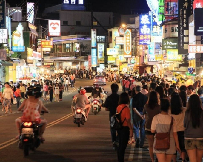 垦丁大街夜市。网图