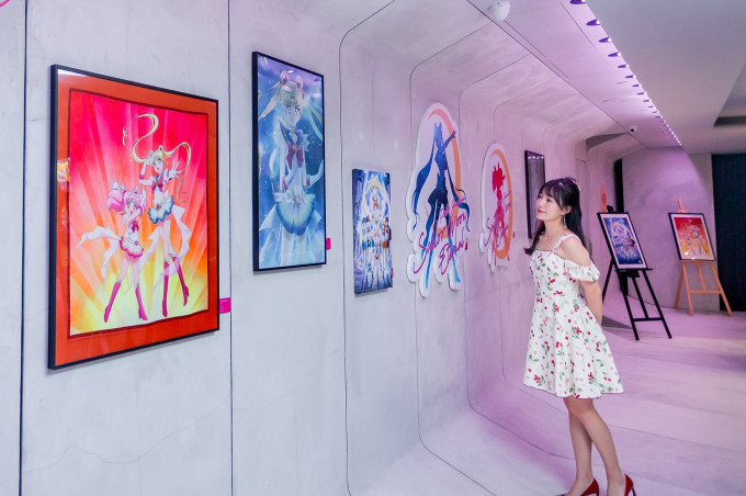 剧场版美少女战士Eternal》Pop-Up Gallery带来4个系列珍贵画藏和海报。
