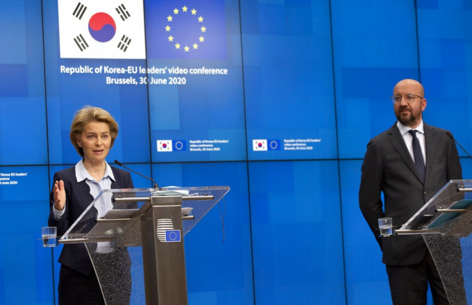 欧盟委员会主席冯德莱恩、欧洲理事会主席米歇尔。AP图片