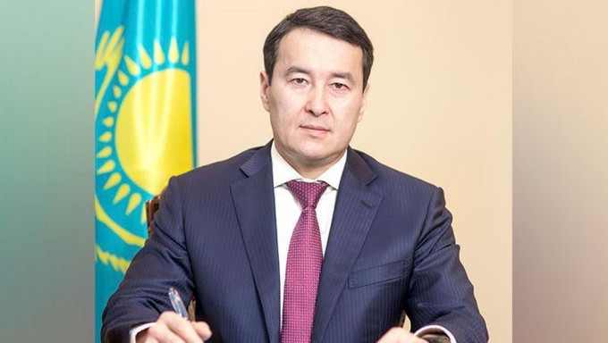 斯邁洛夫出任哈薩克總理。