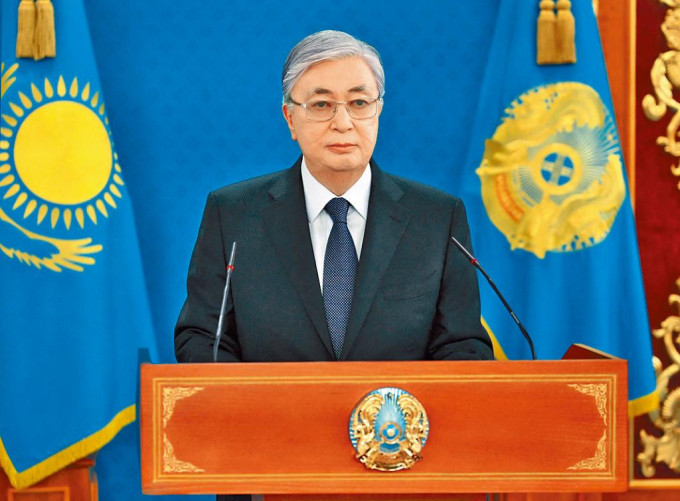 哈薩克總統托卡耶夫發表電視講話。