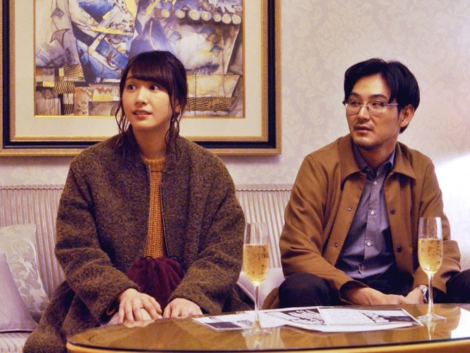 新垣结衣与松田龙平主演的剧集收视一般，但却可能掀起辞职潮。