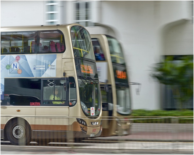 工會爭取一更車的車長每月薪金不少於23000元。