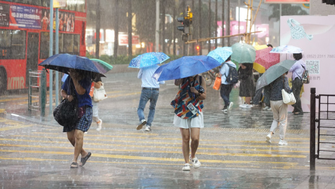 天文台｜香港以南海域及珠江口以西有雷雨區發展 料未來一兩小時移近本港