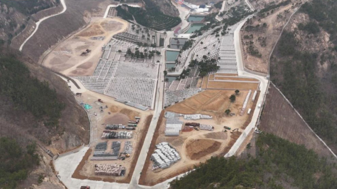 山东青岛崂山风景区内的太平陵公墓，被发现长年破坏林地非法扩建。央广网