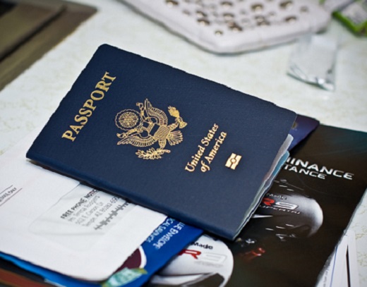 國務院宣佈，在兒童性侵犯的新護照封面內頁加註其前科。 AP