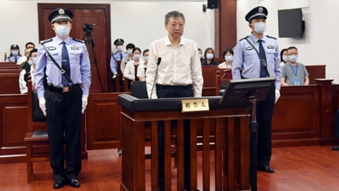 黑龙江省人大常委会原副主任宋希斌受审。央视