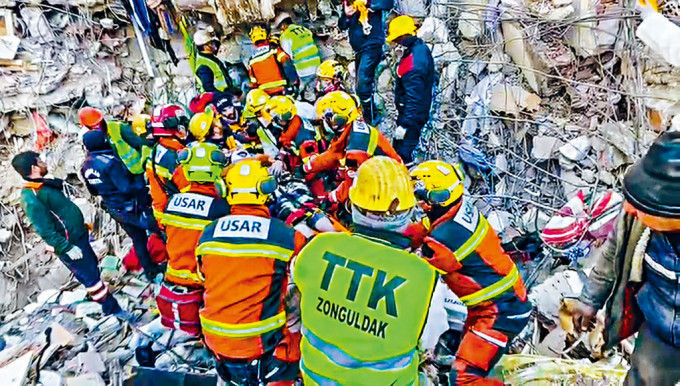 今年初到土耳其地震災區參與搜救的特區政府救援隊，成為「行政長官表揚榜」上榜隊伍。