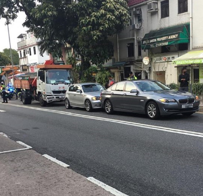 清水湾道近大埔仔村下午5时有交通意外。网民Wan Yi Lee‎图片