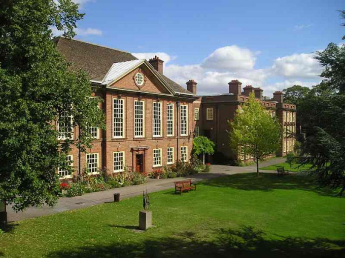 薩默維爾學院是牛津大學最早成立的女子學院之一。網圖