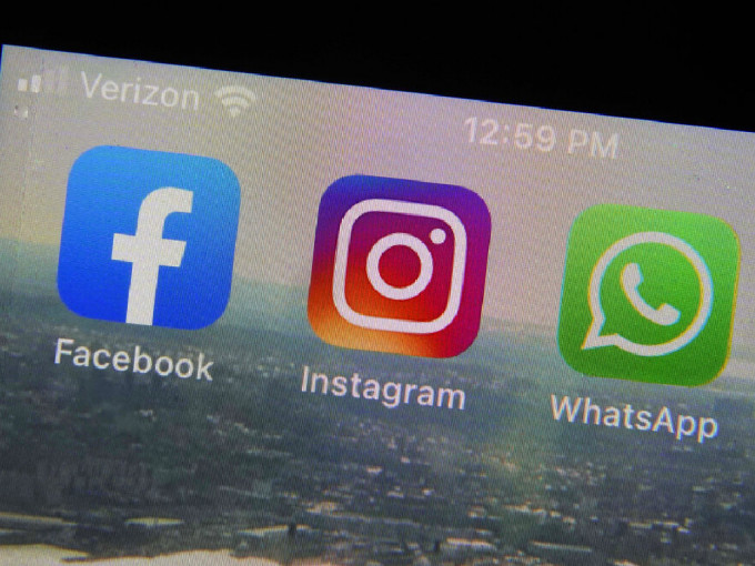 全球最大社群平台Facebook与Instagram一星期内两次瘫痪。 （美联社）