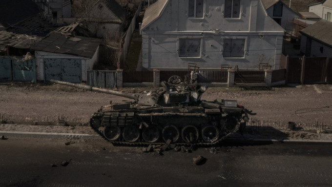 乌克兰军队连日来检获大量俄军武器。美联社资料图片