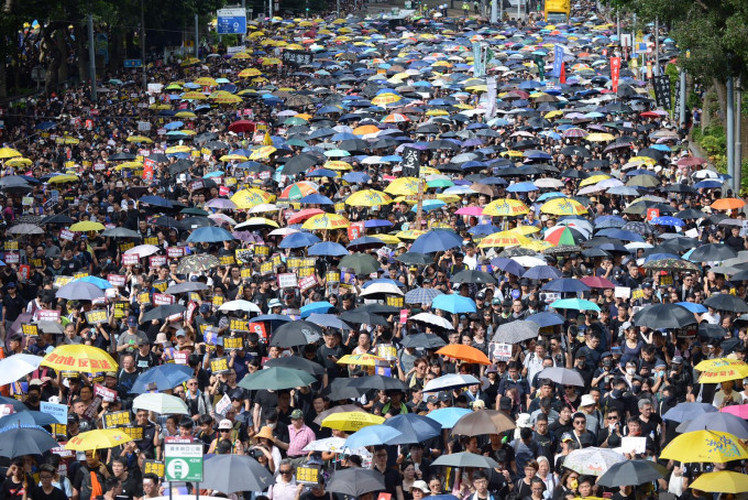 民阵称43万人参加游行。