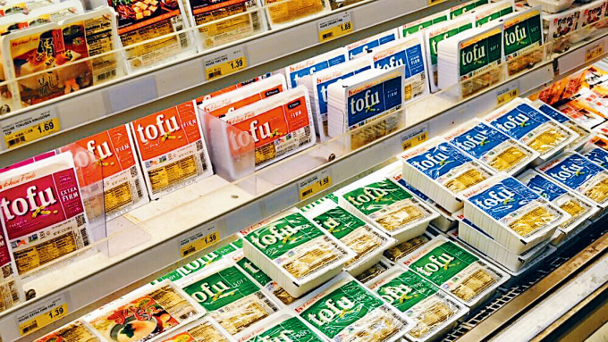 美国超级市场出售的各类豆腐。