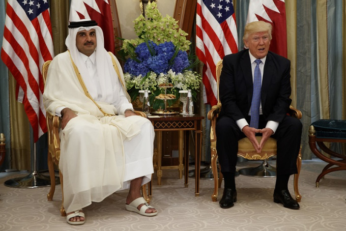 特朗普（右）上月与卡塔尔元首塔米姆会面。美联社资料图片