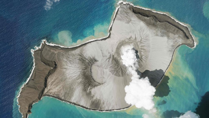 汤加海域火山爆发引发了局地海啸。AP