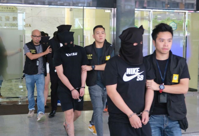 澳门司警拘捕5名香港男女。网上图片