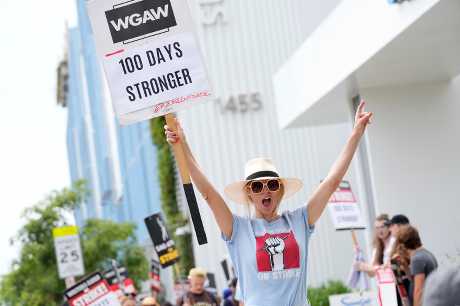 荷里活编剧罢工在周三（9日）满100天。美联社