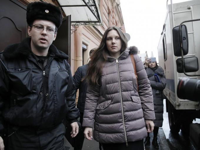俄女隔离检疫期间逃走。AP