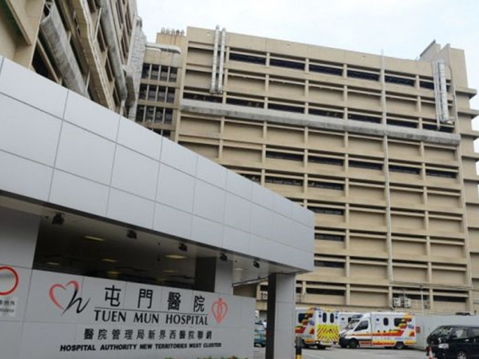 伤者送屯门医院抢救。
