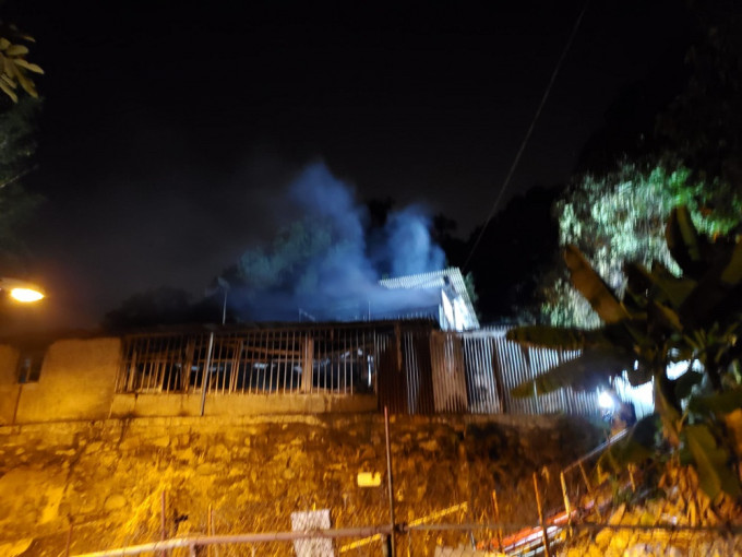 沙田头新村昨午失火后，凌晨再度起火。
