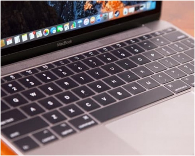 用户在网站发起连署投诉MacBook的键盘设计。网图
