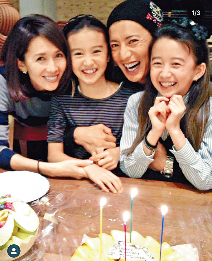 ■木村拓哉49岁生日，女儿公开全家福送上祝贺。