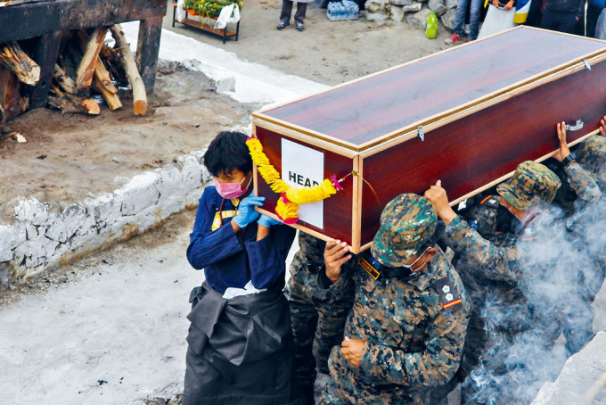 印度藏族士兵尼瑪丹增的葬禮昨日舉行。
