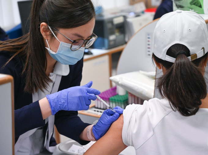 澳门卫生局表示复必泰疫苗有效期至今年8月。澳门新闻局图片