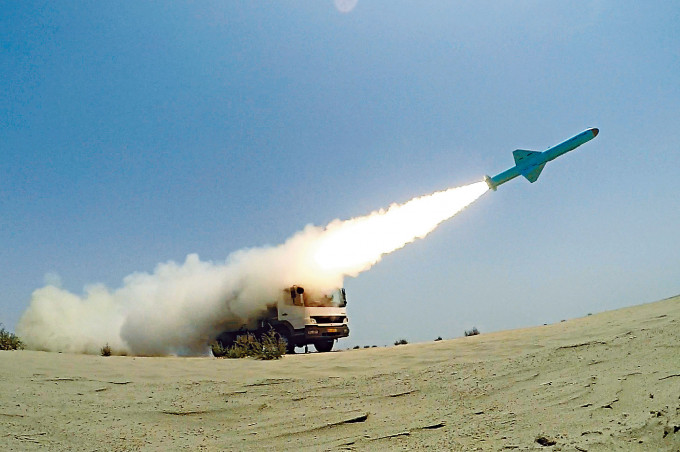 ■伊朗六月在印度洋北部的波斯灣入口附近進行軍演，試射自製巡航導彈。