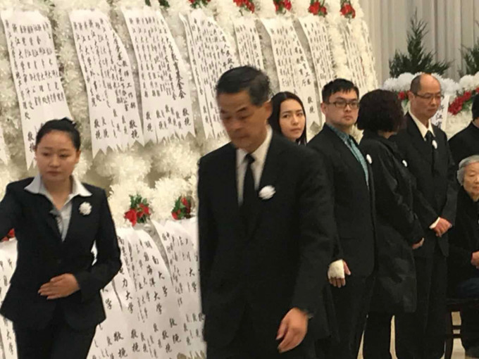 梁振英往杭州出席張浚生遺體告別儀式。