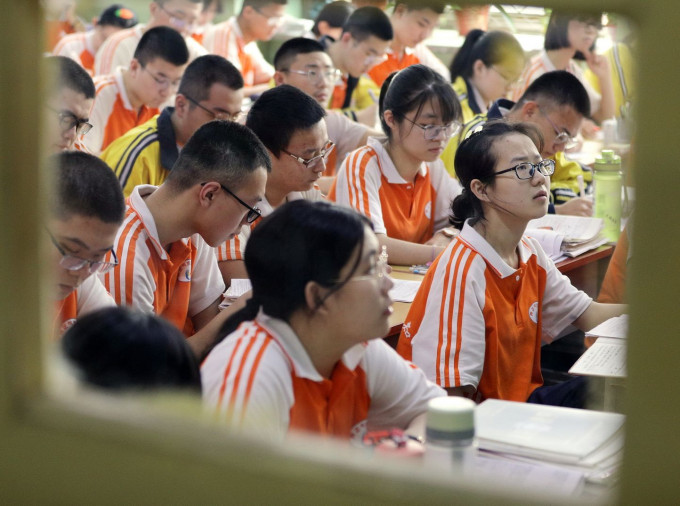 今年高考的報名人數為1071萬人。新華社圖片