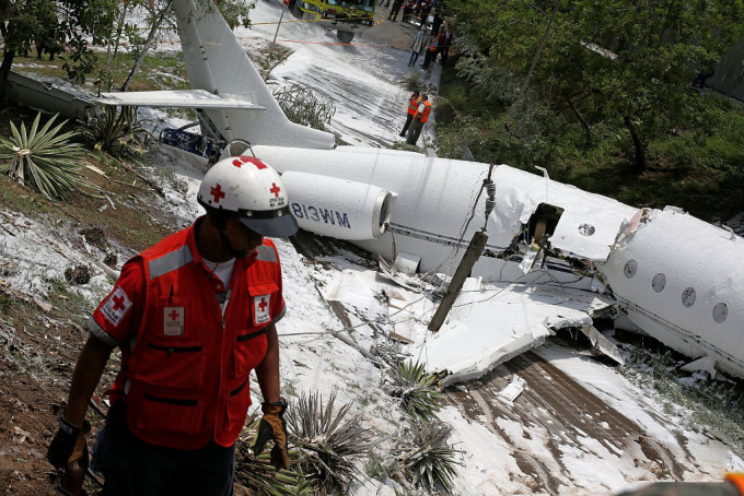 事件造成至少9人受傷，所幸所有乘客與機組人員都及時逃出，無人死亡。（網圖）